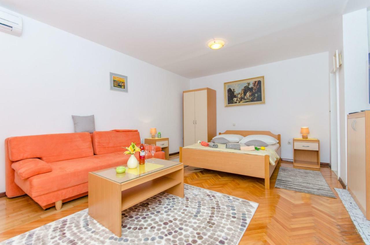 Apartments And Room Sun & Sea Podgora Extérieur photo