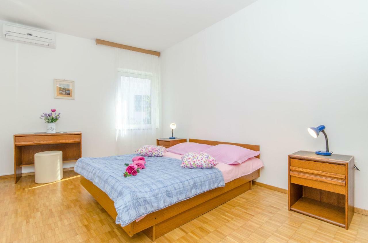 Apartments And Room Sun & Sea Podgora Extérieur photo