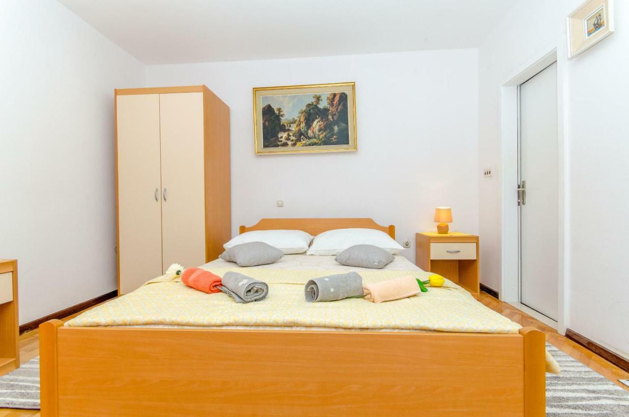 Apartments And Room Sun & Sea Podgora Extérieur photo