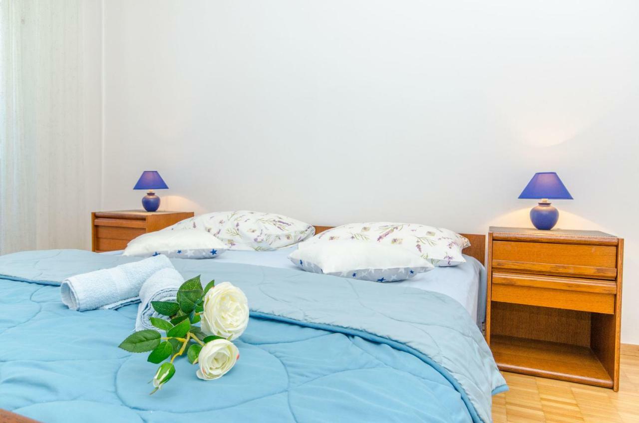 Apartments And Room Sun & Sea Podgora Extérieur photo
